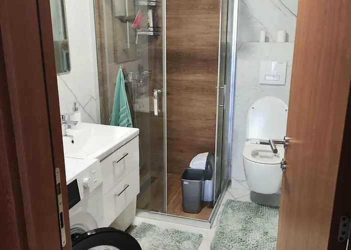 Station - Modern & Cozy Апартаменти Скоп'є